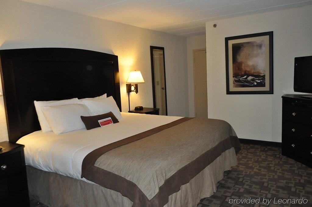 Holiday Inn And Suites Charleston West, An Ihg Hotel Chambre photo
